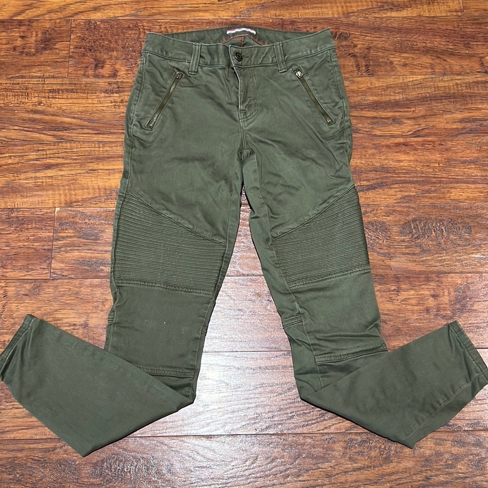Tommy Hilfiger Moto Detail Camo Green Pants - Size 2